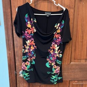 BOLD elements Black Floral Short Sleeve Tee